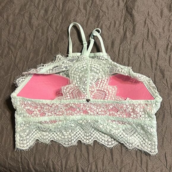 PINK Victoria’s Secret Lace Push Up Bralette size small - Picture 2 of 3